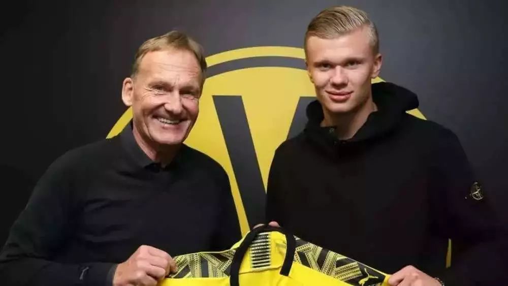 两人传接球，第三人要动 国际米兰这场比赛中有大量的“第三人动” 战术视角