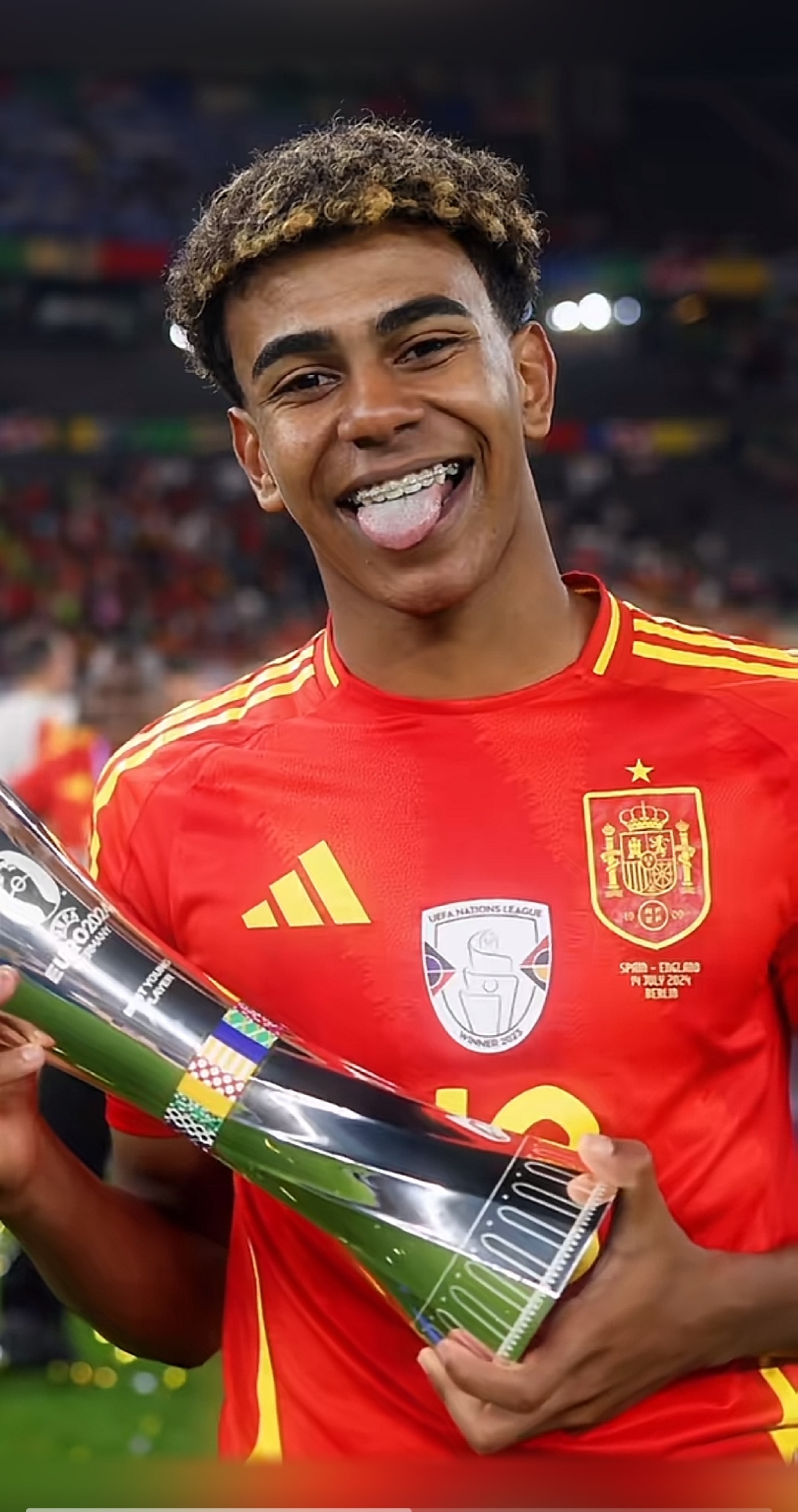 暖心！独行侠队今天为欧文的女儿阿祖莉·欧文送上生日祝福