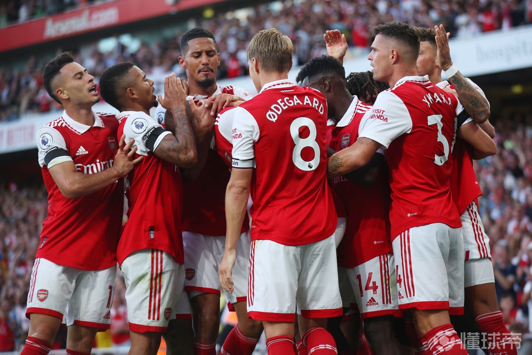 很多人问我如何评价梅西夺冠，评价什么？哪怕你再不...