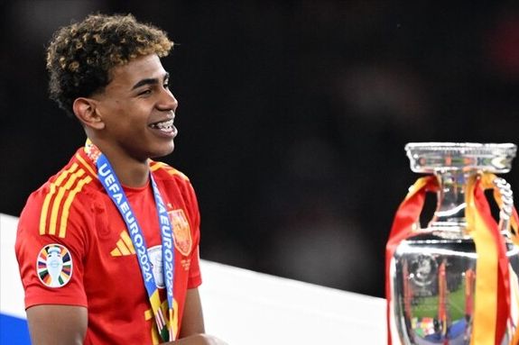 曼城大幅轮换？夸安萨：他们今晚首发的球员有些也是世界级的